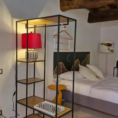 Leoncorno Apartment *